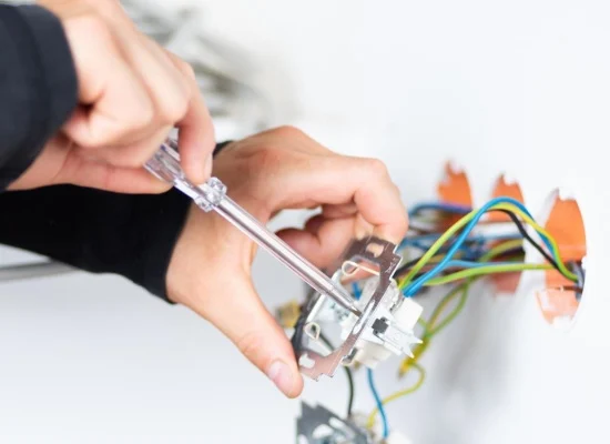 Électricien professionnel dépannage d'urgence